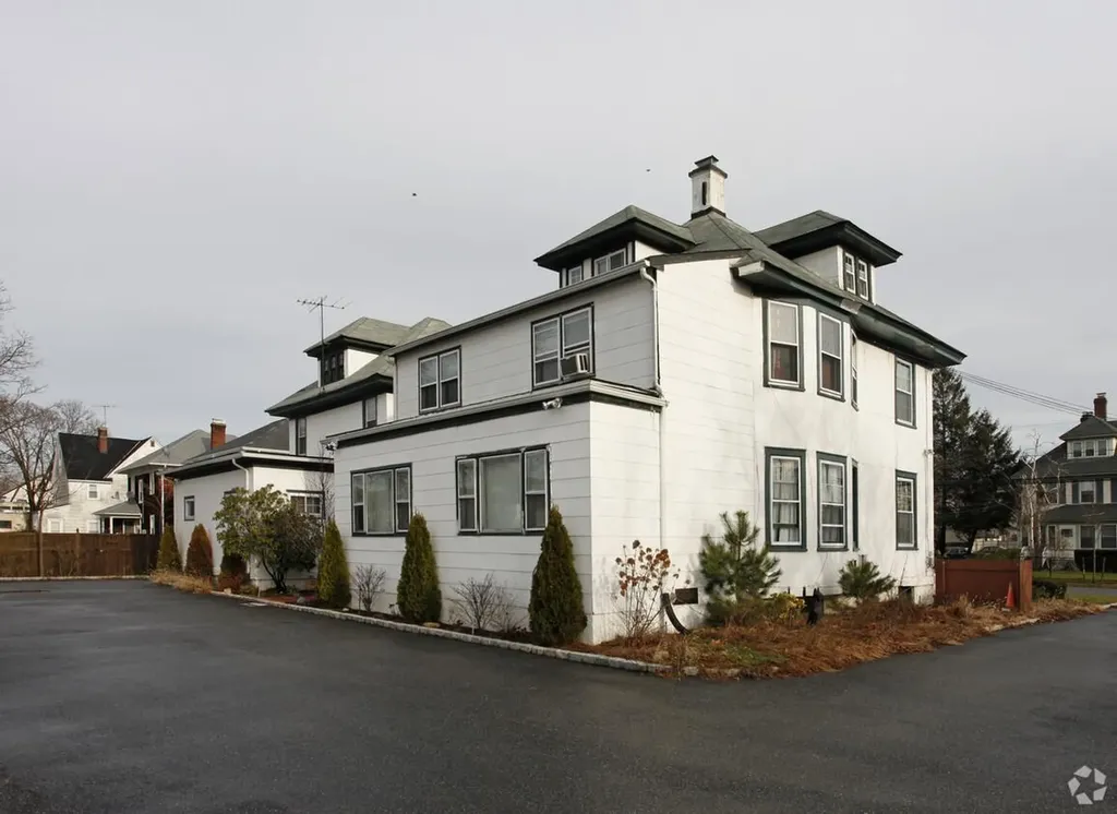 20-22 Bay Shore Avenue Bay Shore NY 11706