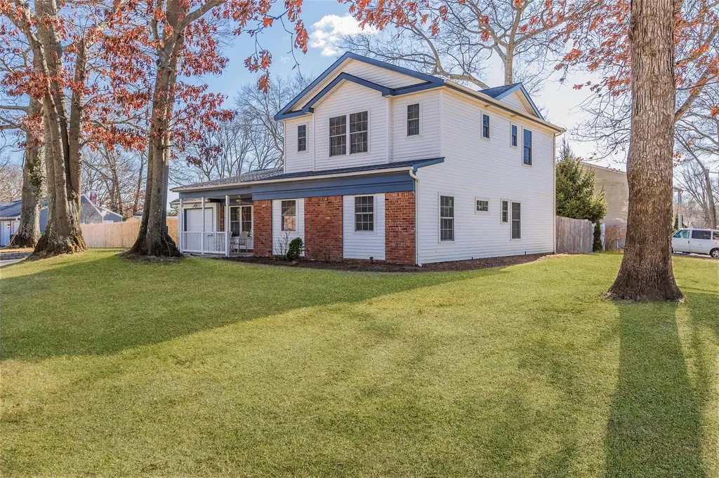 23 Summercress Lane Brookhaven NY 11727