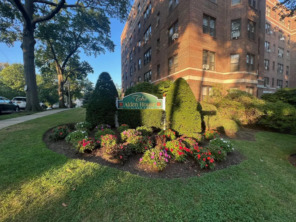 11 Alden Road Larchmont NY 10538