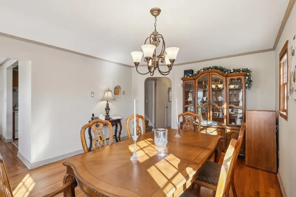 34 Yale Boulevard New Hyde Park NY 11040