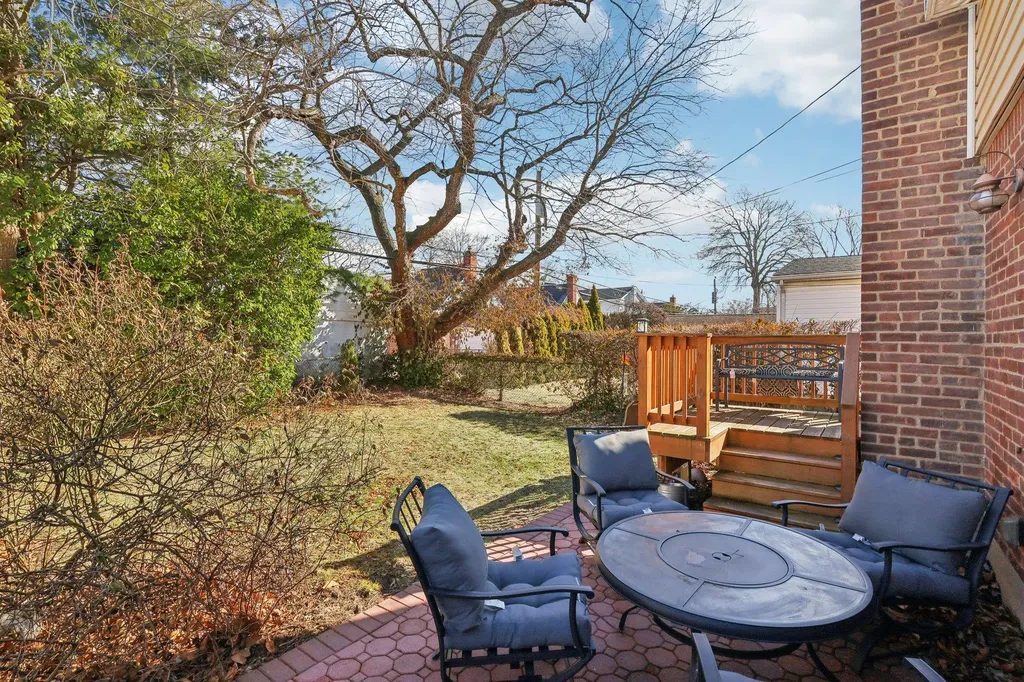 34 Yale Boulevard New Hyde Park NY 11040
