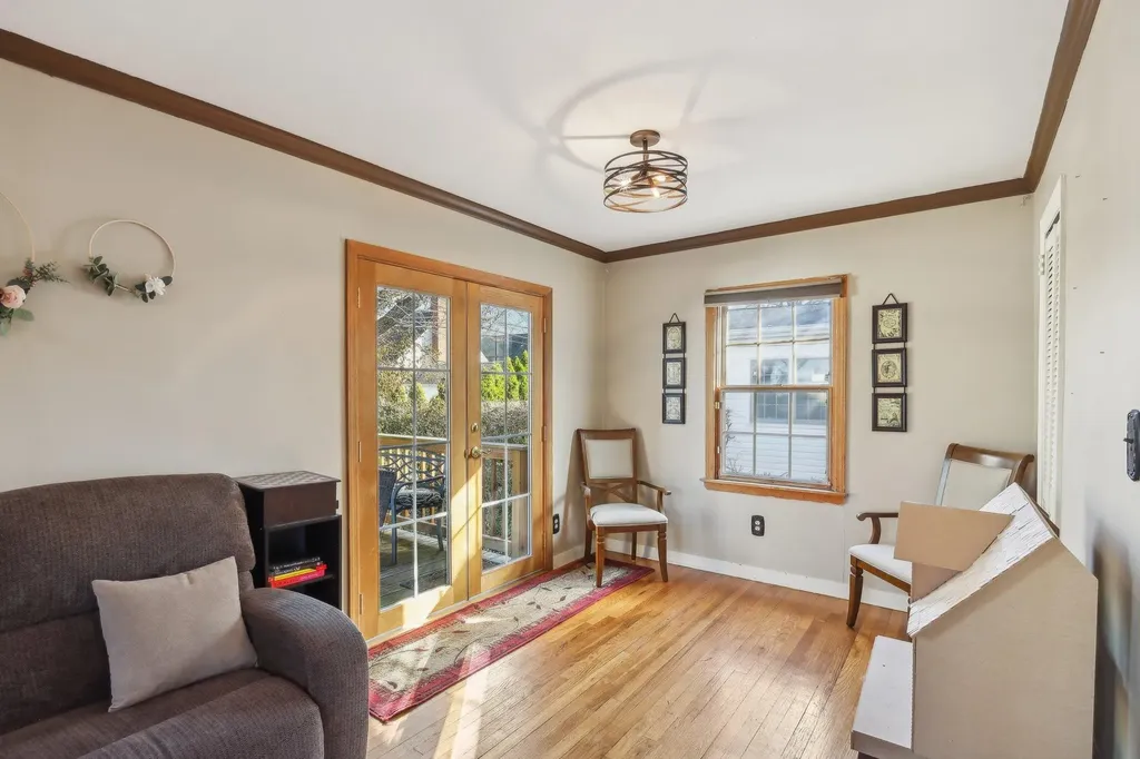 34 Yale Boulevard New Hyde Park NY 11040