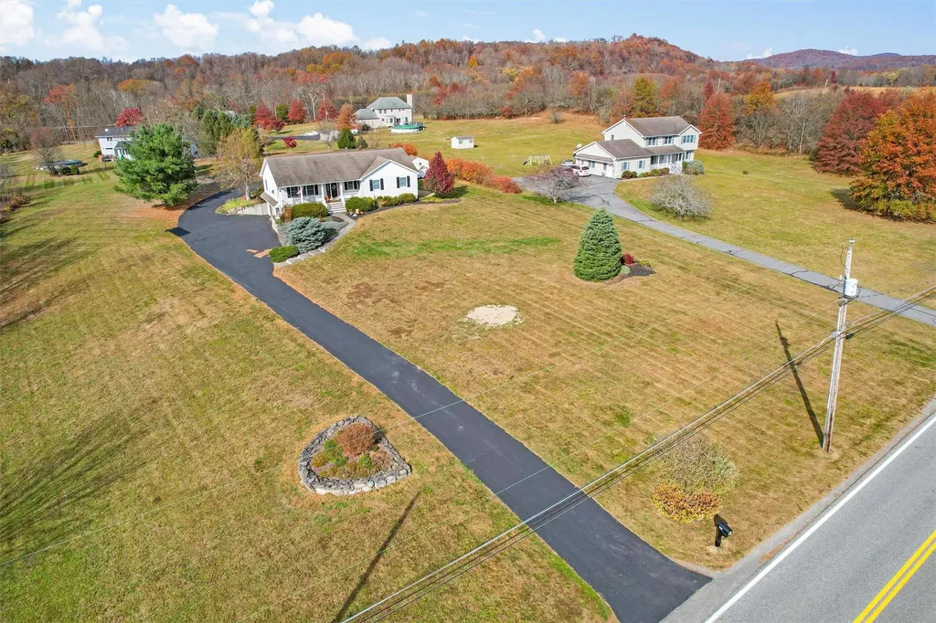 959 S Plank Road Slate Hill NY 10973