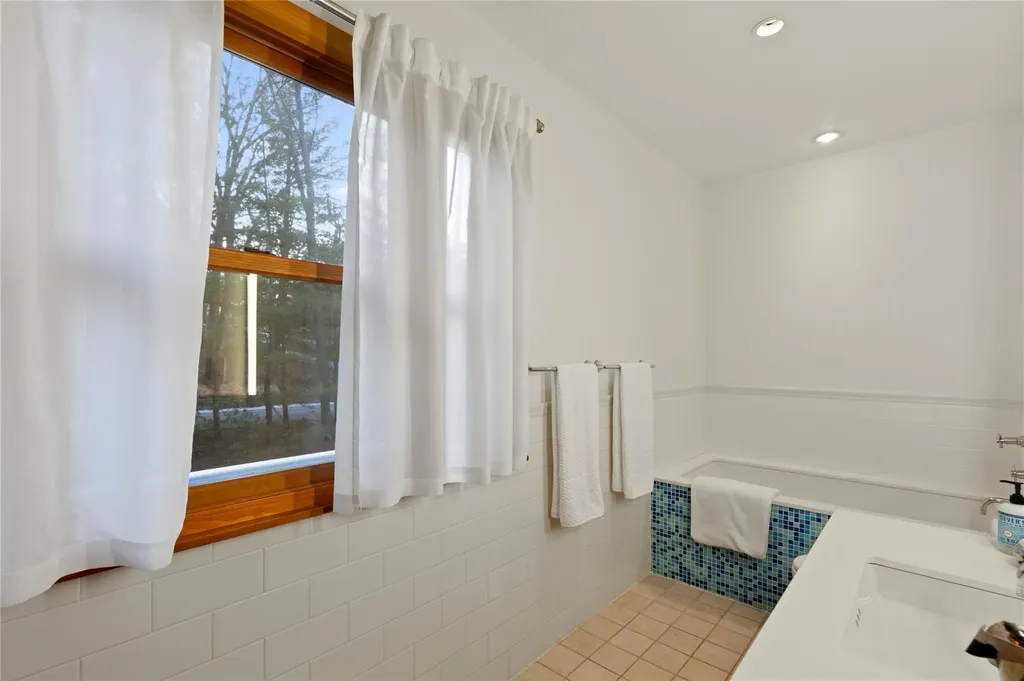 44 Riverview Road Irvington NY 10533