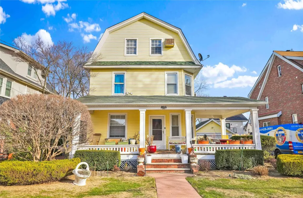 39-13 219th Street Bayside NY 11361