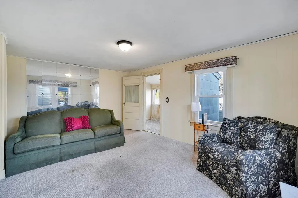 1027 West Street Riverhead NY 11901