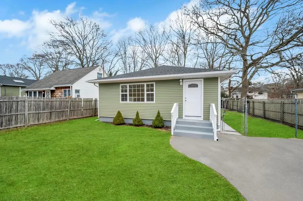 7 Birchwood Drive Shirley NY 11967