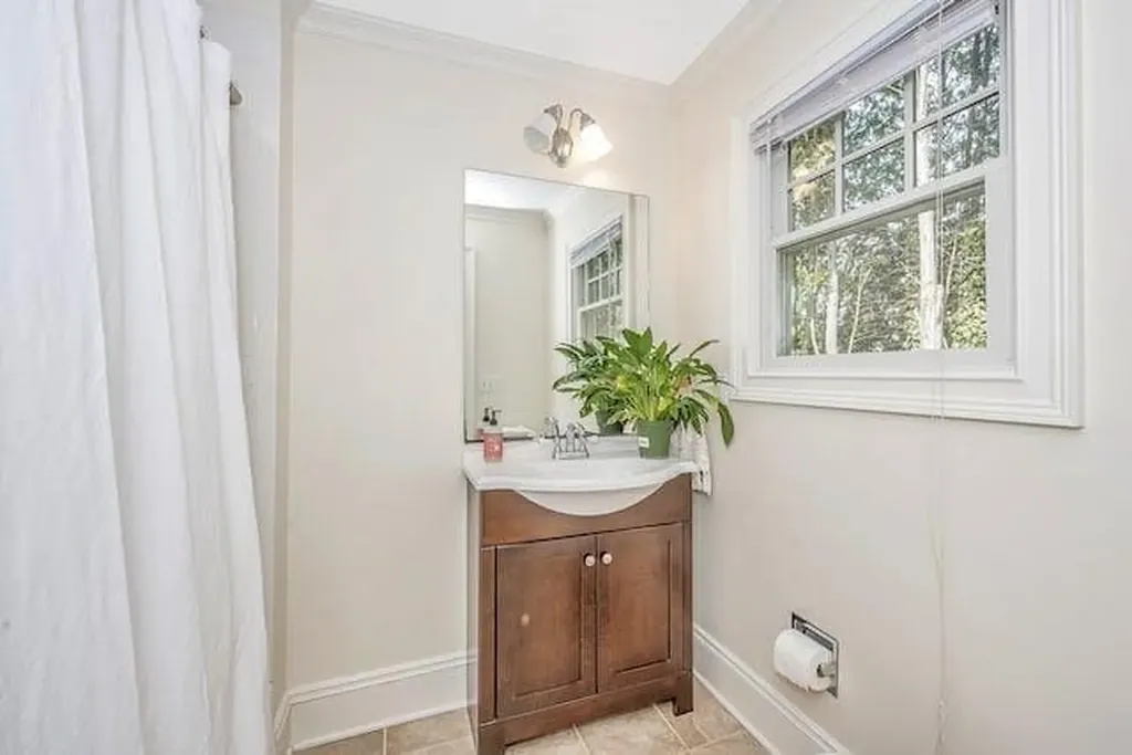 53 Highfield Road Harrison NY 10528