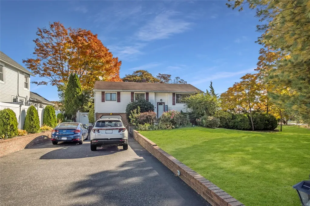 75 E John Drive Brookhaven NY 11738