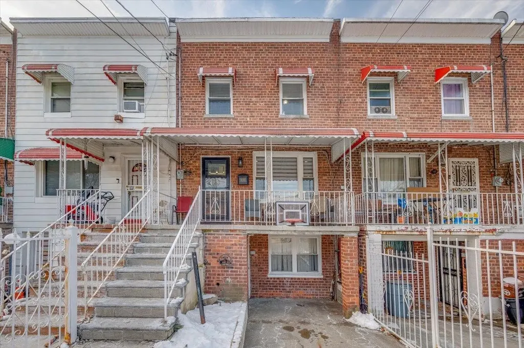 1158 E 224th Street Bronx NY 10466