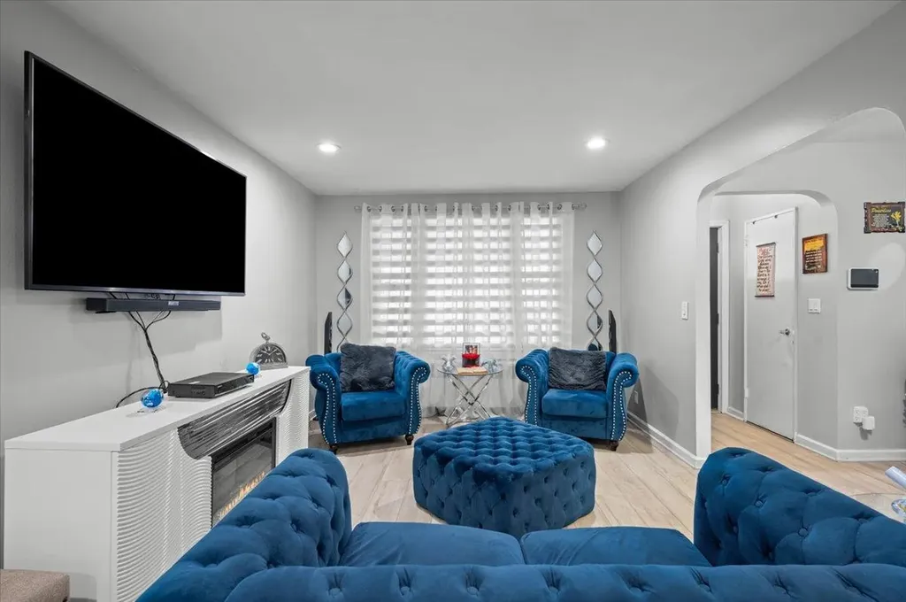 1158 E 224th Street Bronx NY 10466