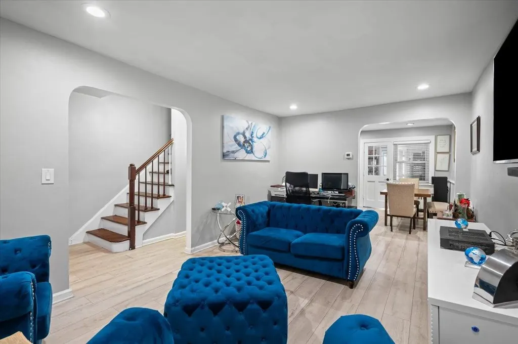 1158 E 224th Street Bronx NY 10466