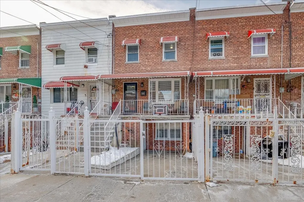1158 E 224th Street Bronx NY 10466