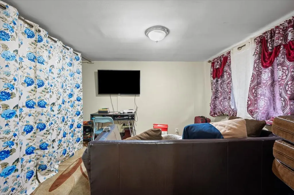1158 E 224th Street Bronx NY 10466