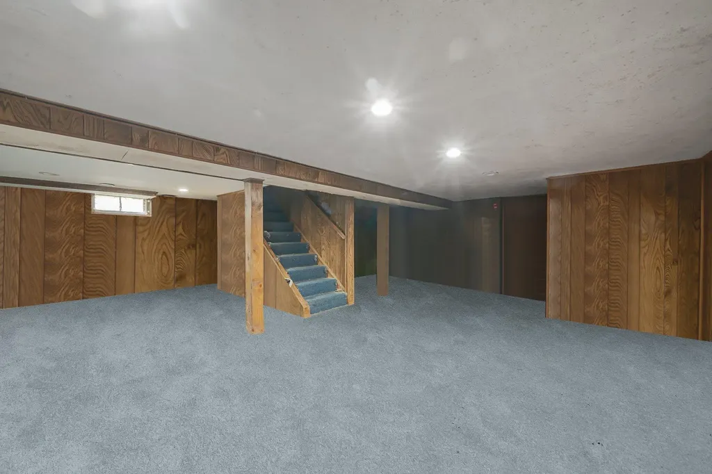 5 Stuart Road Shirley NY 11967