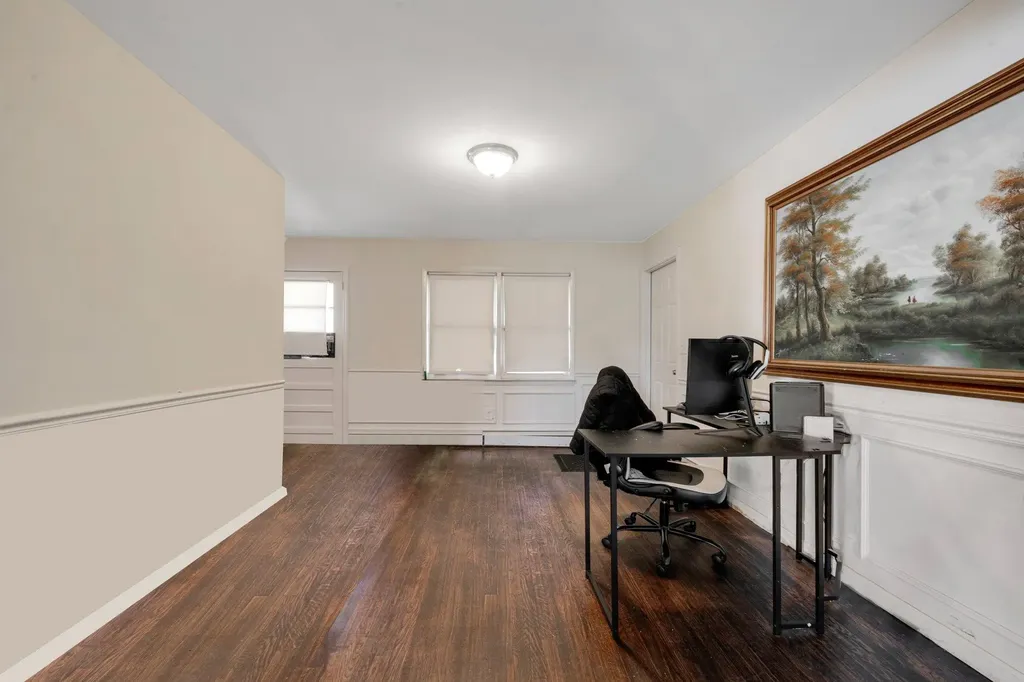 5 Stuart Road Shirley NY 11967