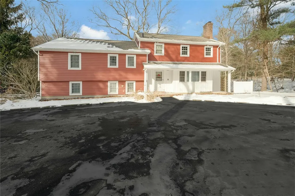 31 New Mill Road Smithtown NY 11787