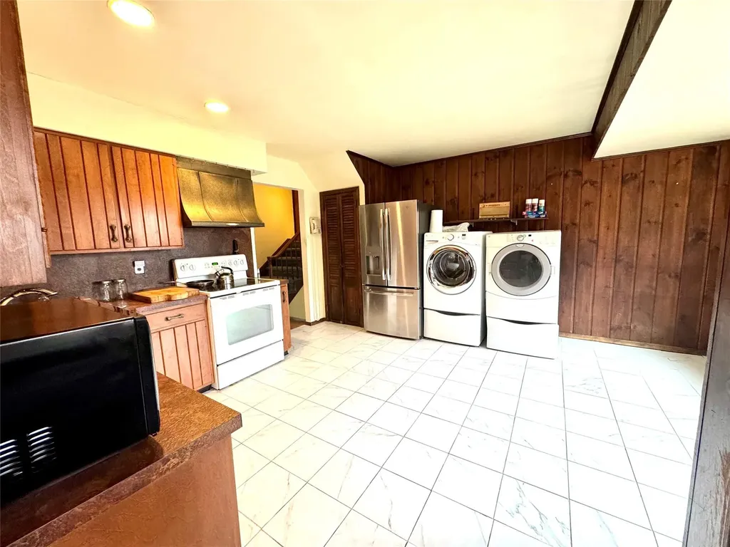 31 New Mill Road Smithtown NY 11787