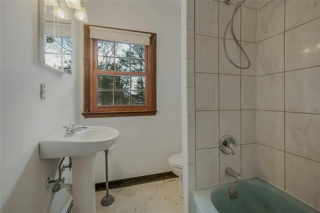 31 New Mill Road Smithtown NY 11787