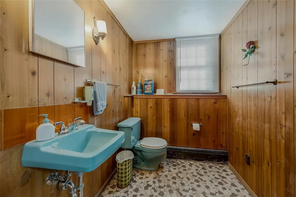 31 New Mill Road Smithtown NY 11787