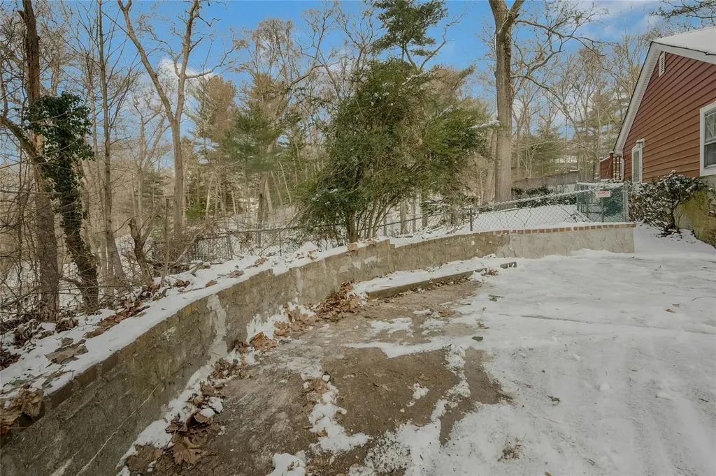 31 New Mill Road Smithtown NY 11787