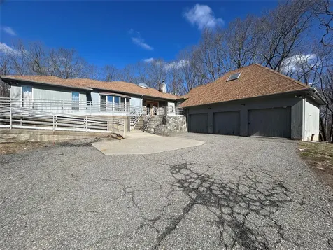 1 Jeanne Court Mahopac NY 10512