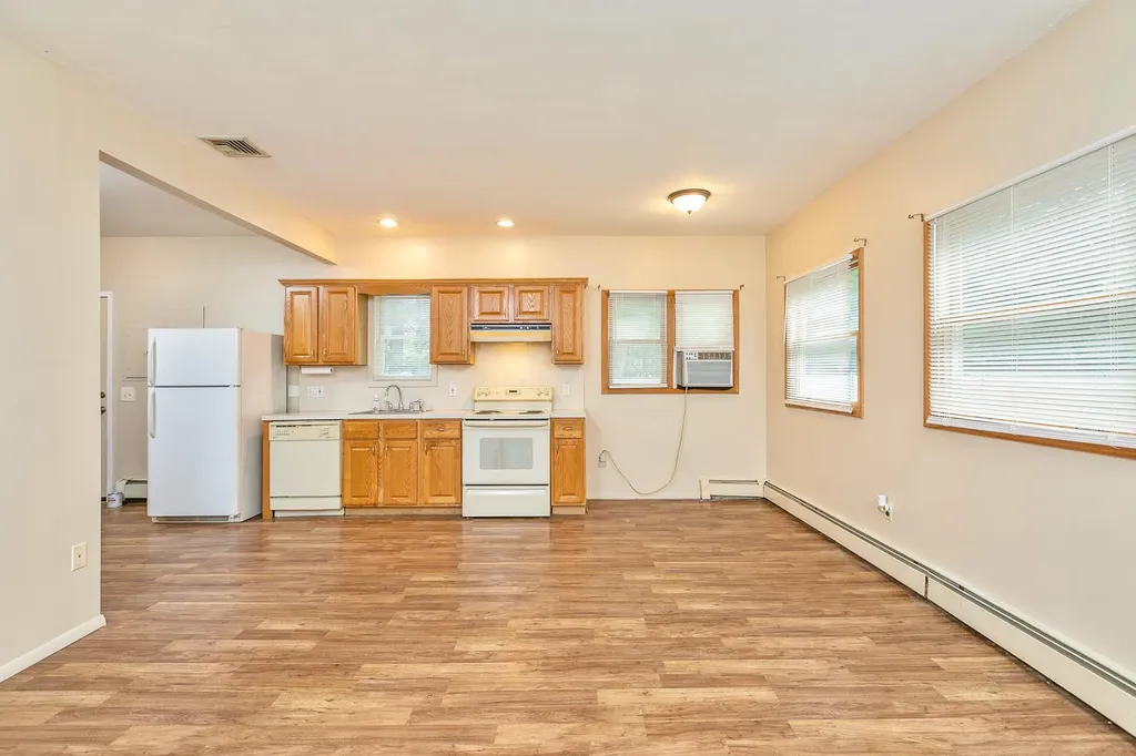 4 Brooktree Court Bohemia NY 11716