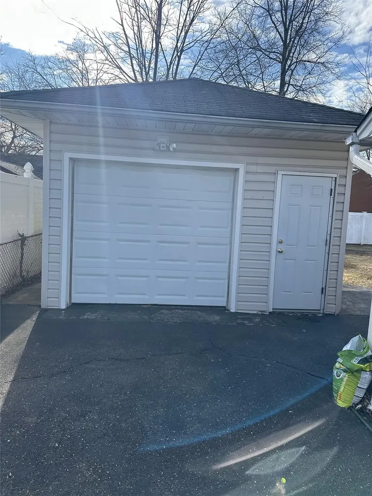 41 Island Street Plainview NY 11803