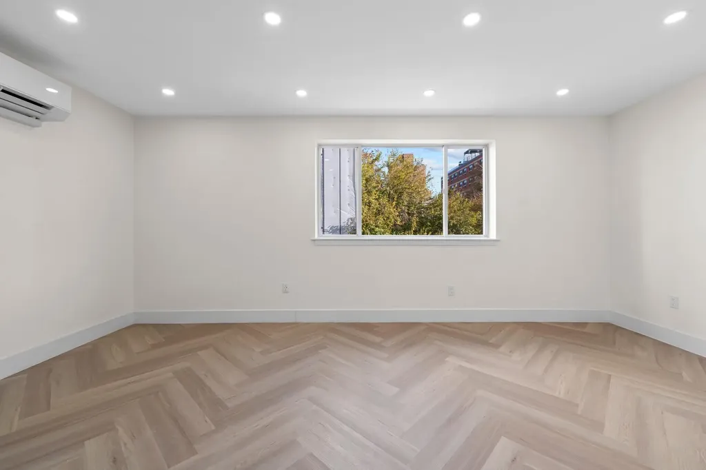 1442 33rd Avenue Astoria NY 11106