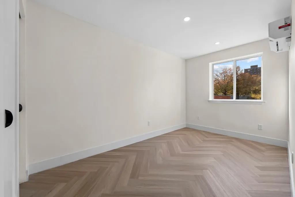 1442 33rd Avenue Astoria NY 11106