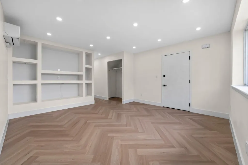 1442 33rd Avenue Astoria NY 11106
