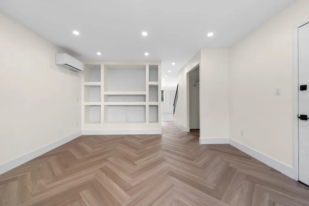 1442 33rd Avenue Astoria NY 11106