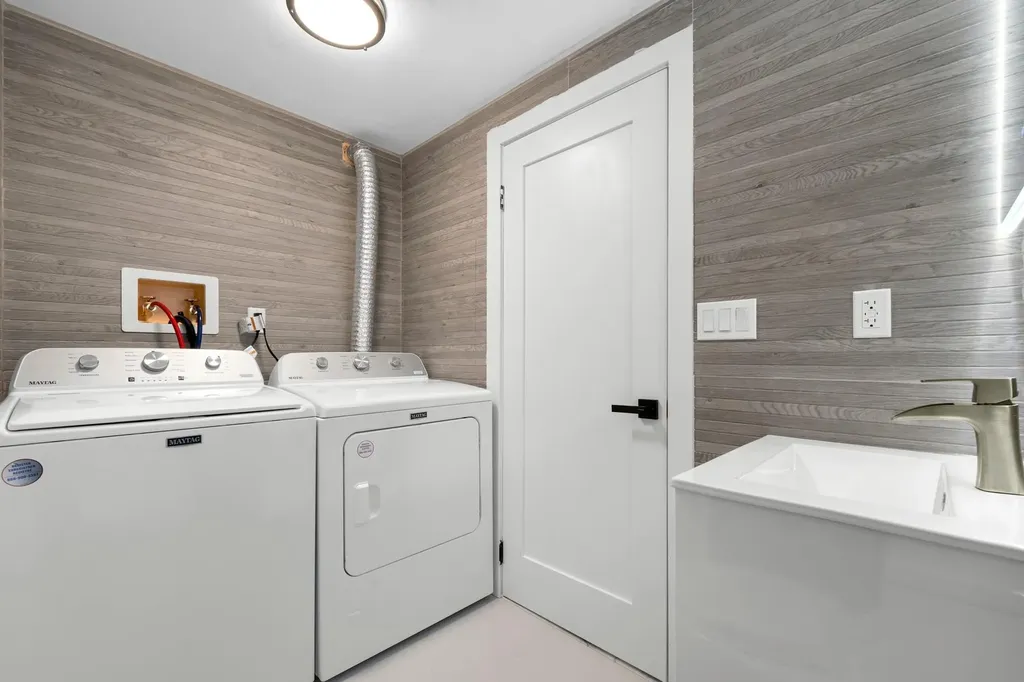 1442 33rd Avenue Astoria NY 11106