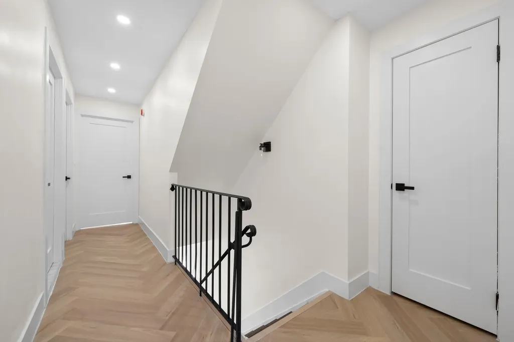 1442 33rd Avenue Astoria NY 11106