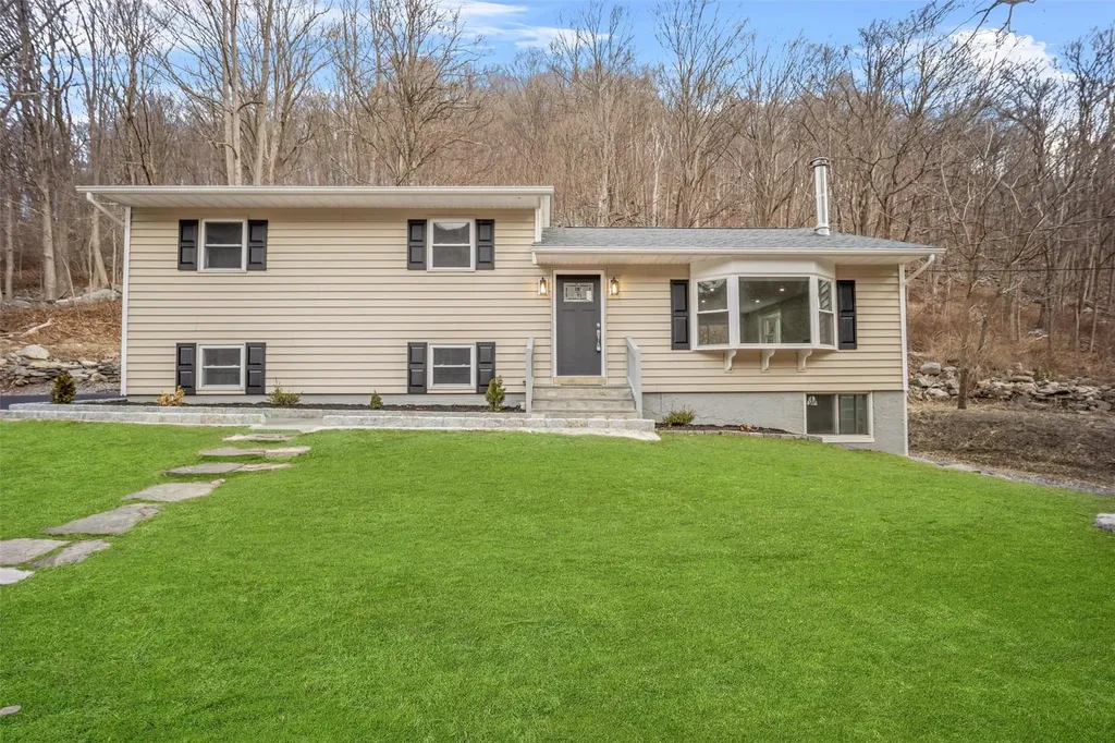 50 Wiccopee Road Putnam Valley NY 10579