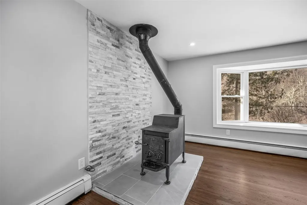 50 Wiccopee Road Putnam Valley NY 10579