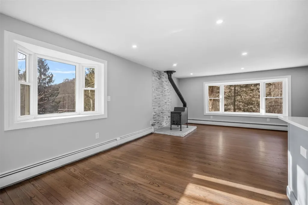 50 Wiccopee Road Putnam Valley NY 10579