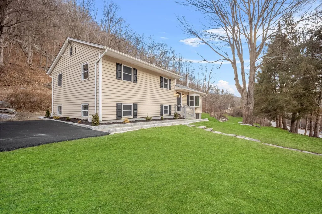 50 Wiccopee Road Putnam Valley NY 10579