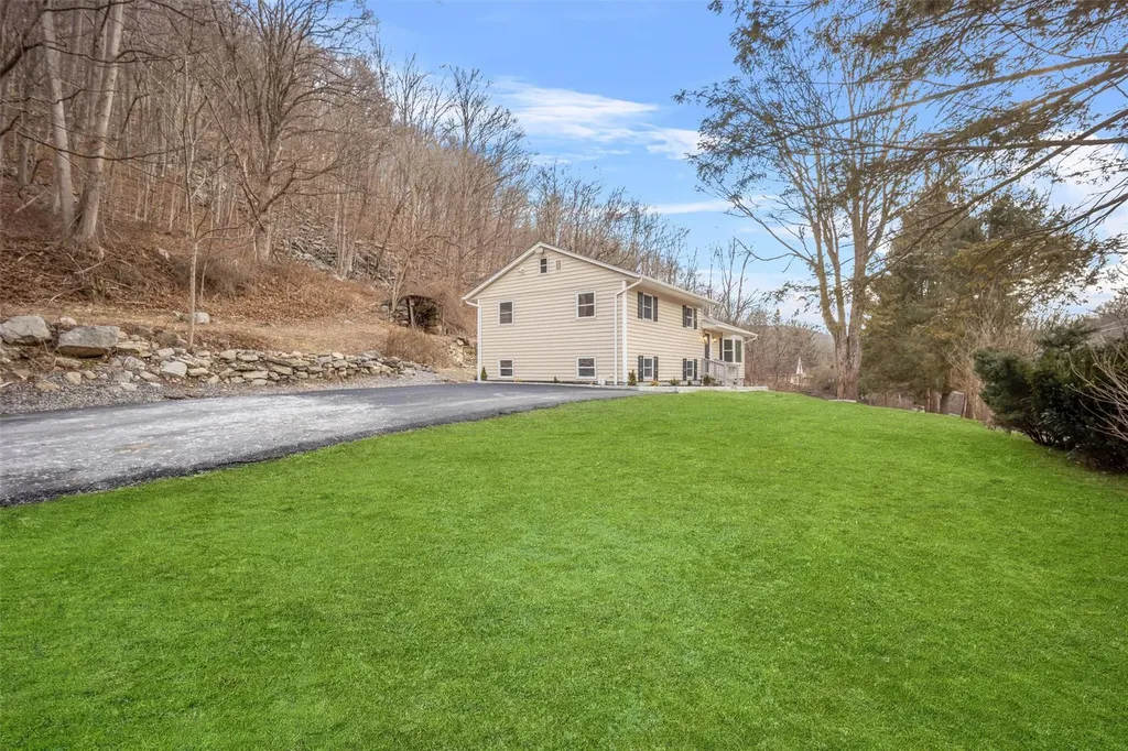 50 Wiccopee Road Putnam Valley NY 10579