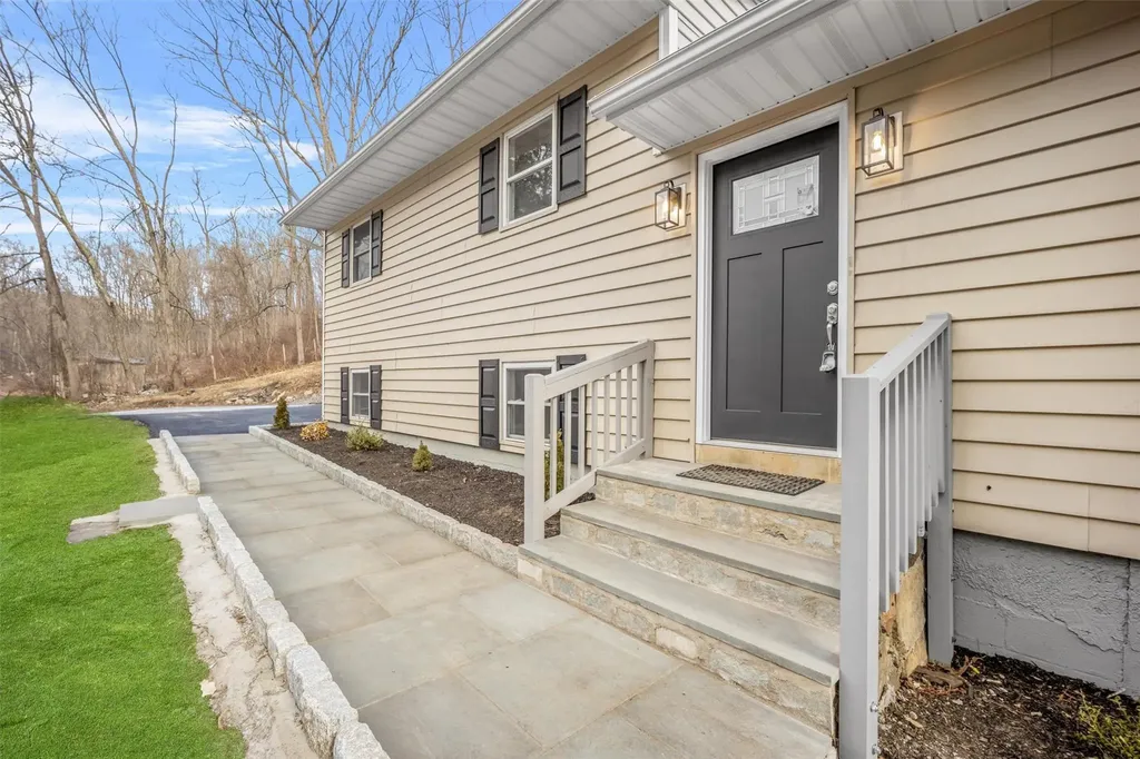 50 Wiccopee Road Putnam Valley NY 10579