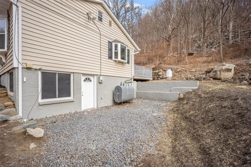 50 Wiccopee Road Putnam Valley NY 10579
