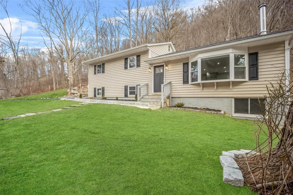 50 Wiccopee Road Putnam Valley NY 10579