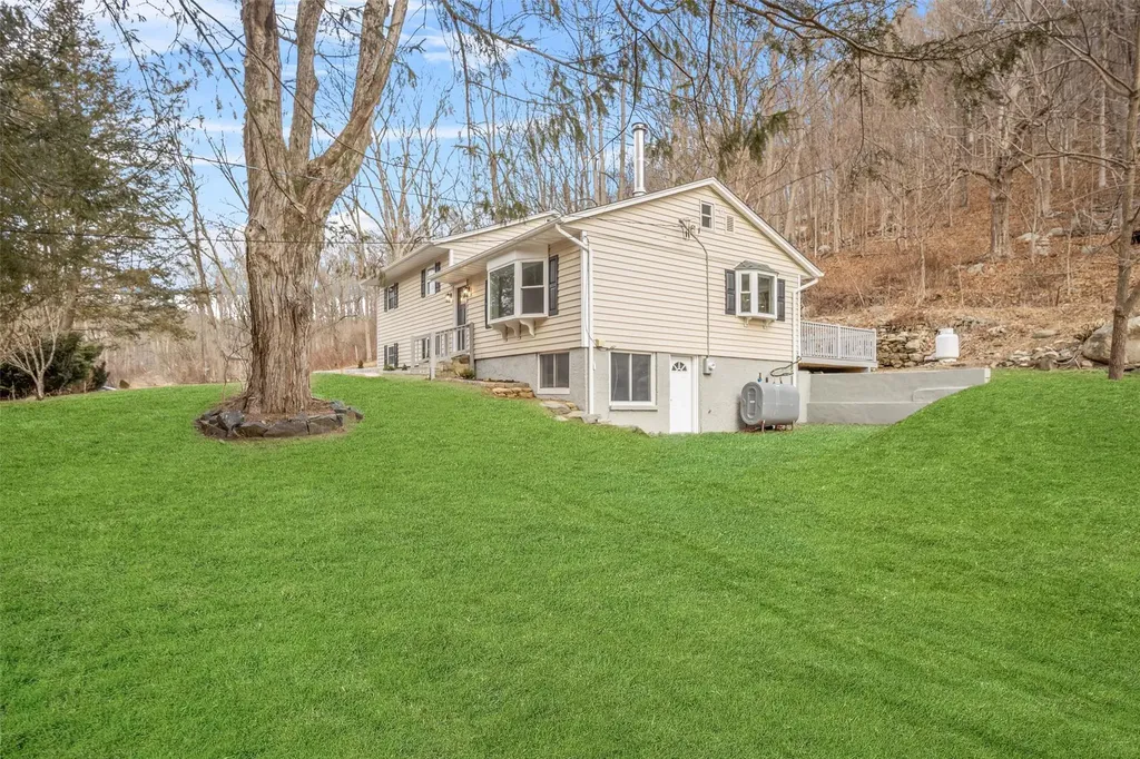 50 Wiccopee Road Putnam Valley NY 10579