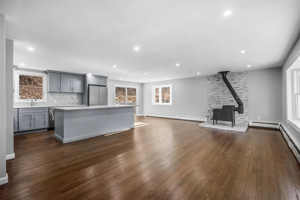 50 Wiccopee Road Putnam Valley NY 10579