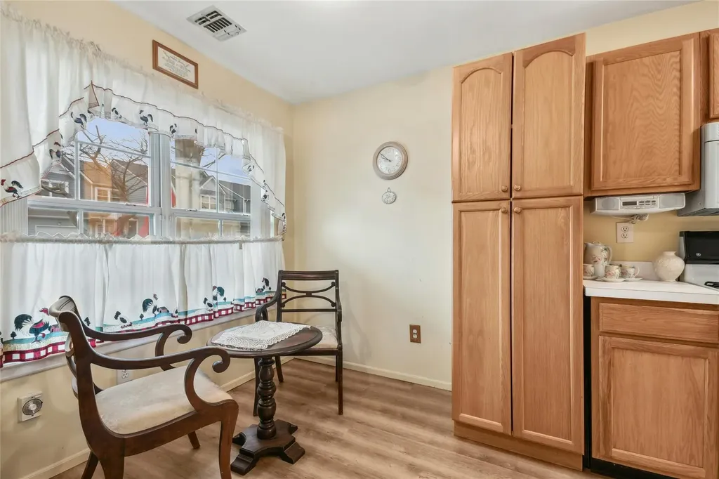 62 Pleasantview Drive Central Islip NY 11722