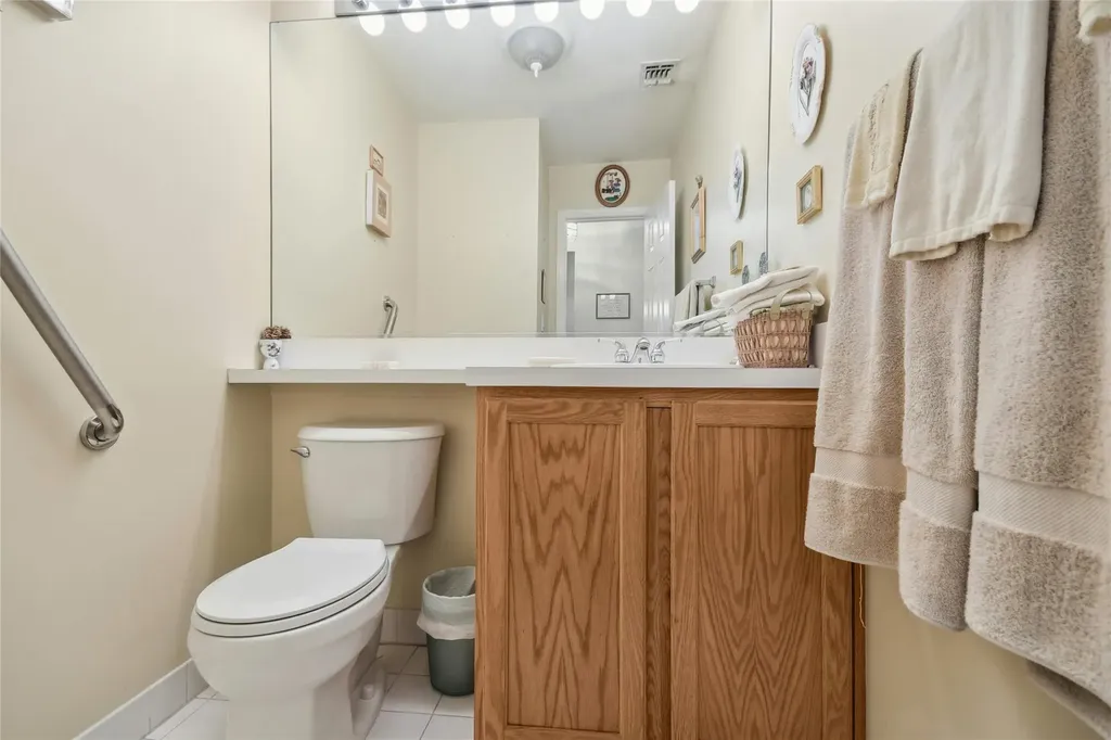 62 Pleasantview Drive Central Islip NY 11722