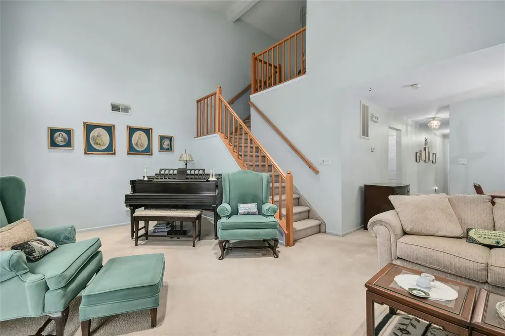 62 Pleasantview Drive Central Islip NY 11722
