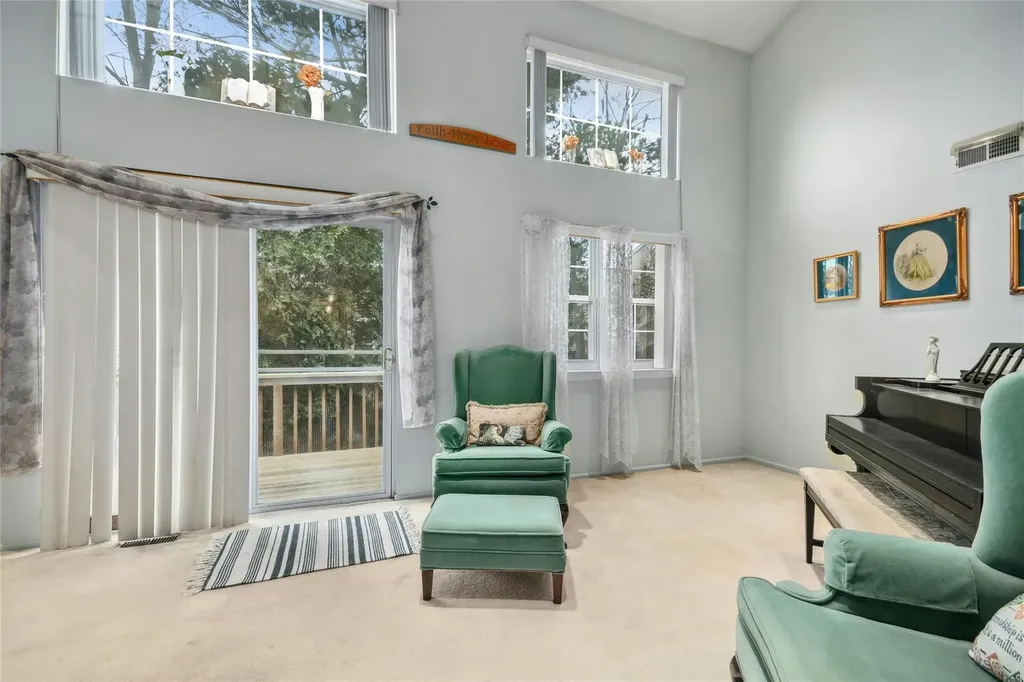 62 Pleasantview Drive Central Islip NY 11722