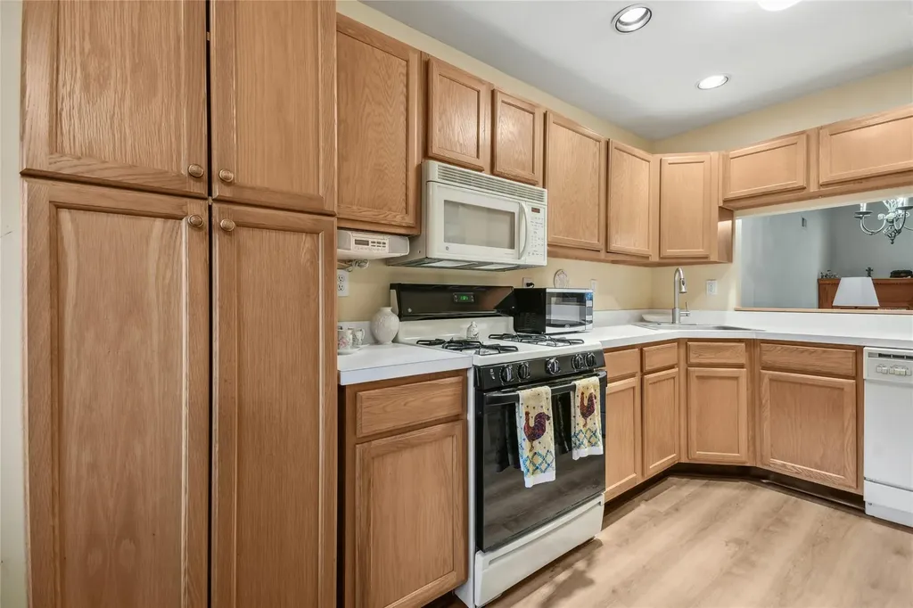 62 Pleasantview Drive Central Islip NY 11722