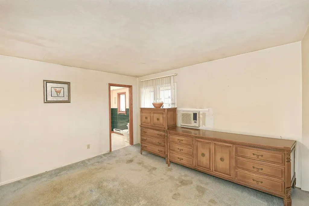 115 Bowling Lane Deer Park NY 11729